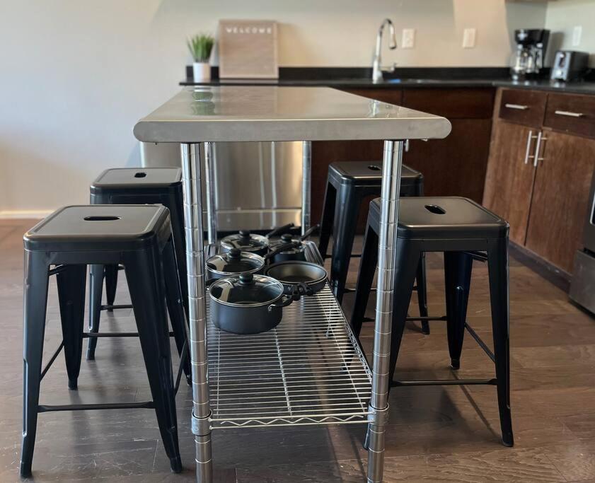 Luxury Condo 2 Bed 2 Bath Near Downtown Kc Kansas City Luaran gambar